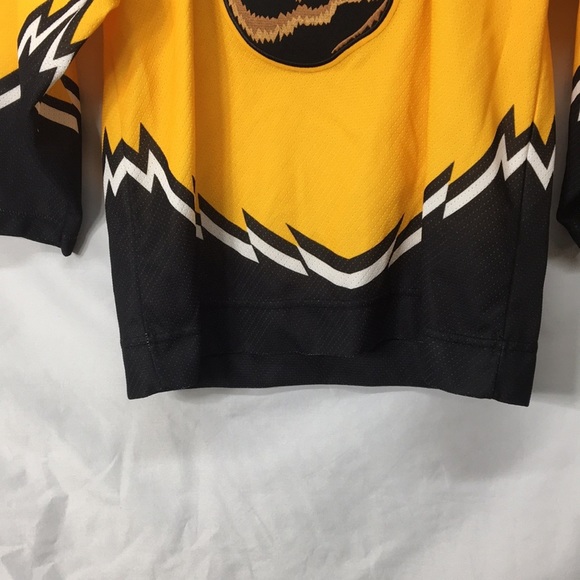 Vintage Made in Canada Boston Bruins The Pooh Bear Youth Hockey Jersey Size L/XL - Picture 7 of 16